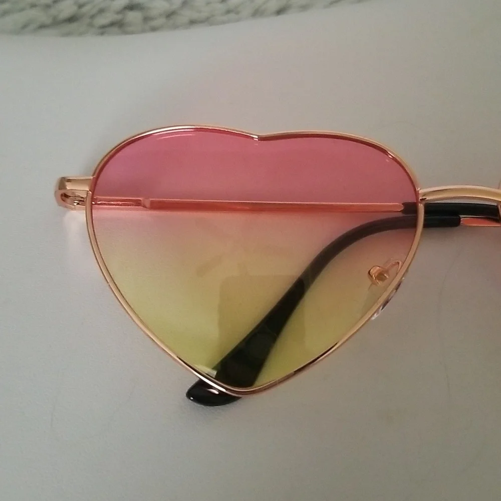 Heart Shaped Metal Frame Sunglasses